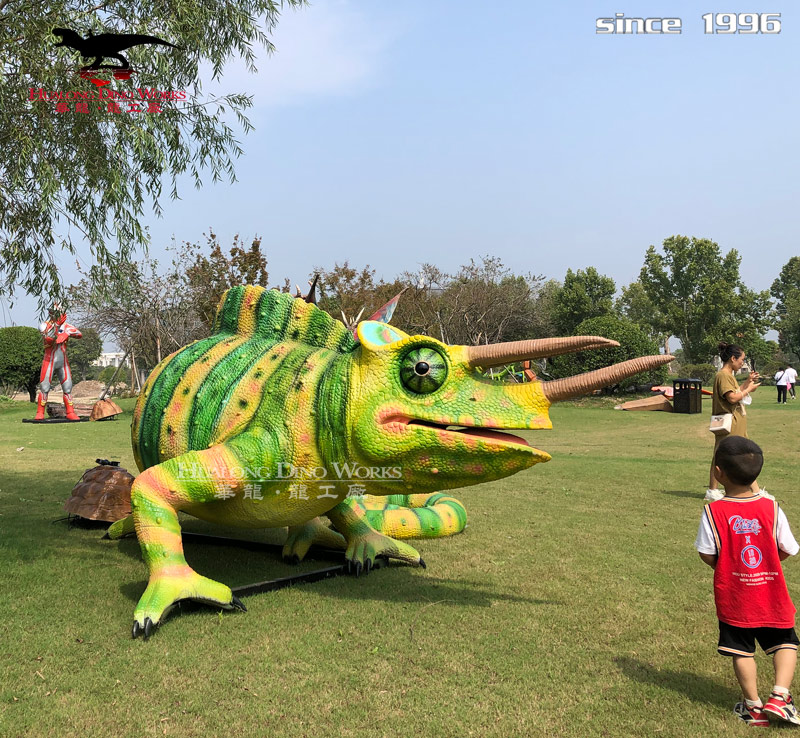 華龍科技  大型仿真變色龍模型制作